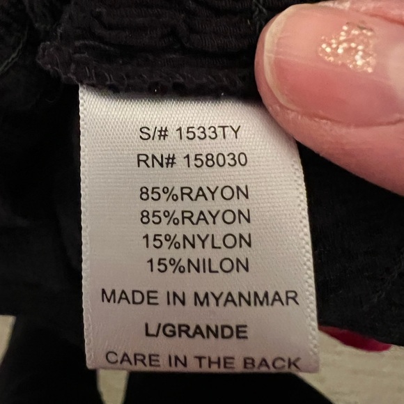 DAISIES LARGE BLACK RUCHED CROP TOP (ties on sleeves) - Picture 2 of 5